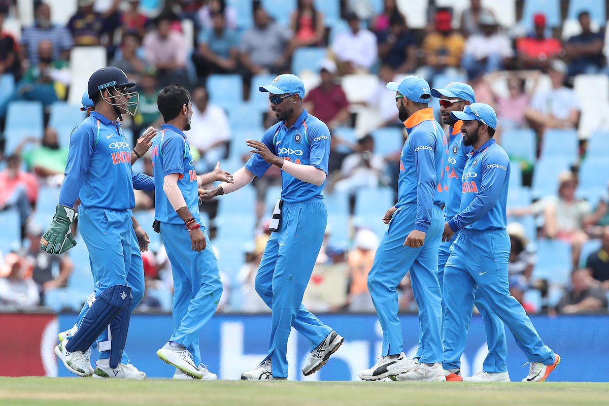 Twitter Reacts as Umpires call for lunch with just 2 runs to win for India
